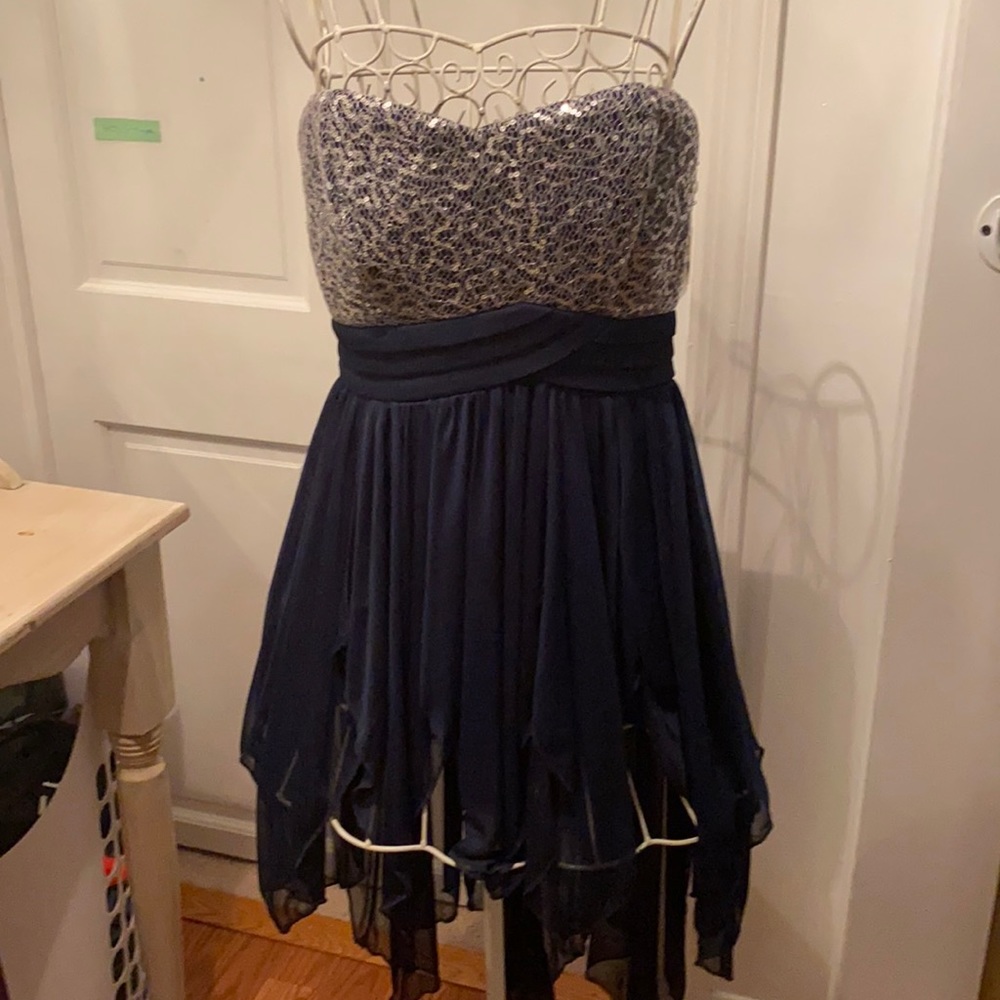 High low dress. Sparkles. Navy blue.
